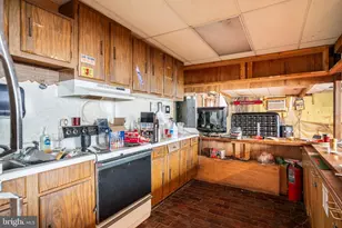 816 Upland Ave, Chester, PA 19013 - Photo 32