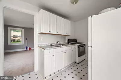 816 Upland Avenue, Chester, PA 19013 - Photo 10