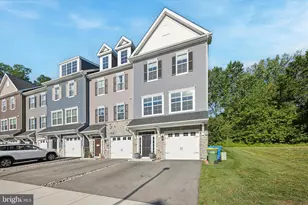 300 Rock Run Cir, Broomall, PA 19008 - Photo 2