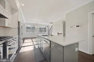 300 Rock Run Cir, Broomall, PA 19008 - Photo 4