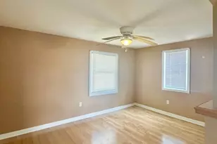 1526 Weber Dr, Marcus Hook, PA 19061 - Photo 2