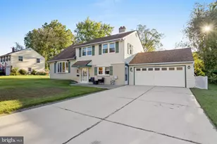 18 Cobblestone Ln, Aston, PA 19014 - Photo 2