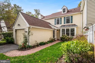 102 Dundee Mills Lane, Wallingford, PA 19086 - Photo 2