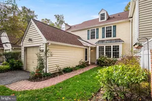 102 Dundee Mills Ln, Wallingford, PA 19086 - Photo 2