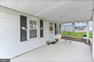 929 Crystle Rd, Aston, PA 19014 - Photo 4