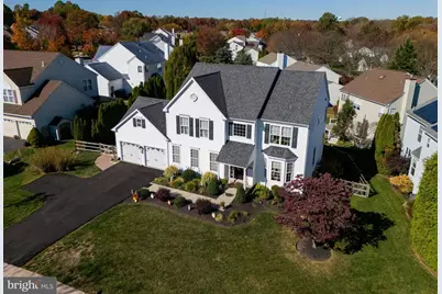 72 Overlook Circle, Garnet Valley, PA 19060 - Photo 2