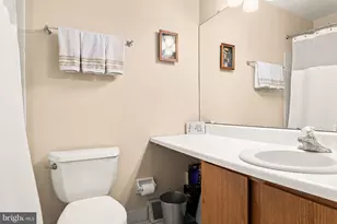 2201 Aspen Cir, Springfield, PA 19064 - Photo 18