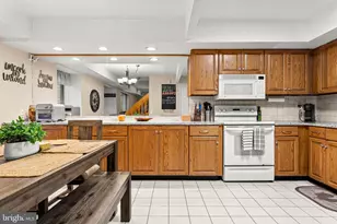 2201 Aspen Cir, Springfield, PA 19064 - Photo 6