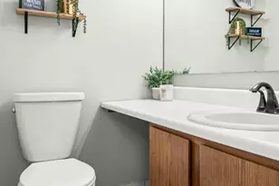 2201 Aspen Cir, Springfield, PA 19064 - Photo 8