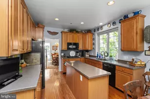 121 Camelot Ln, Newtown Square, PA 19073 - Photo 8