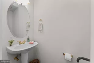 121 Camelot Ln, Newtown Square, PA 19073 - Photo 16