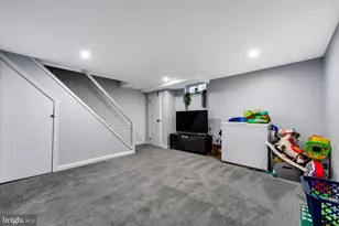 945 Fariston Dr, Drexel Hill, PA 19026 - Photo 22