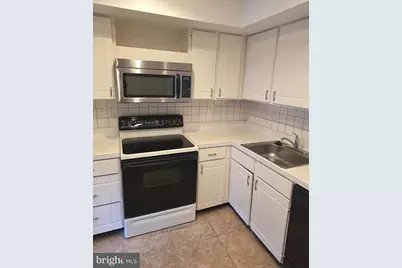 109 Village Chatham #109, Ardmore, PA 19003 - Photo 4