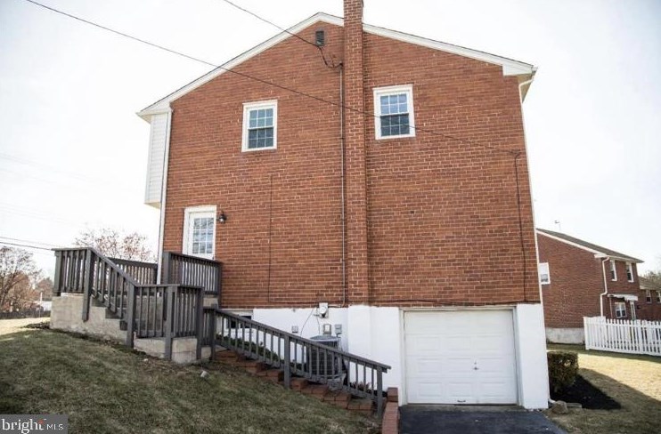 801 Lincoln Dr, Chester PA 19015-1020 exterior