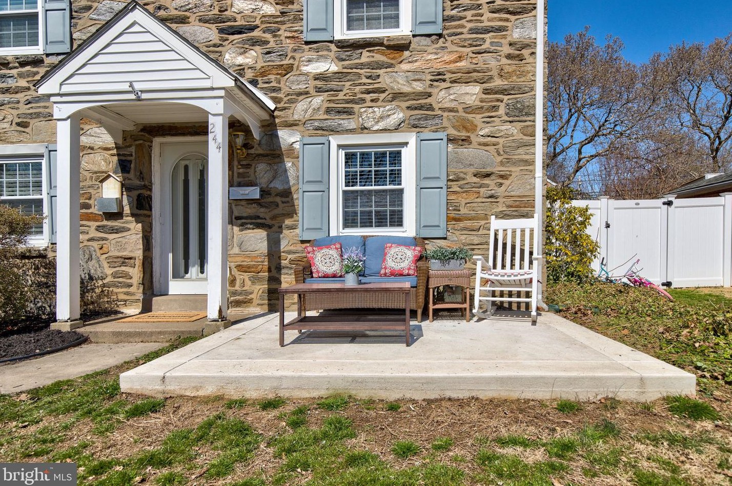 244 Beechwood Rd, Coal Township, PA 19064