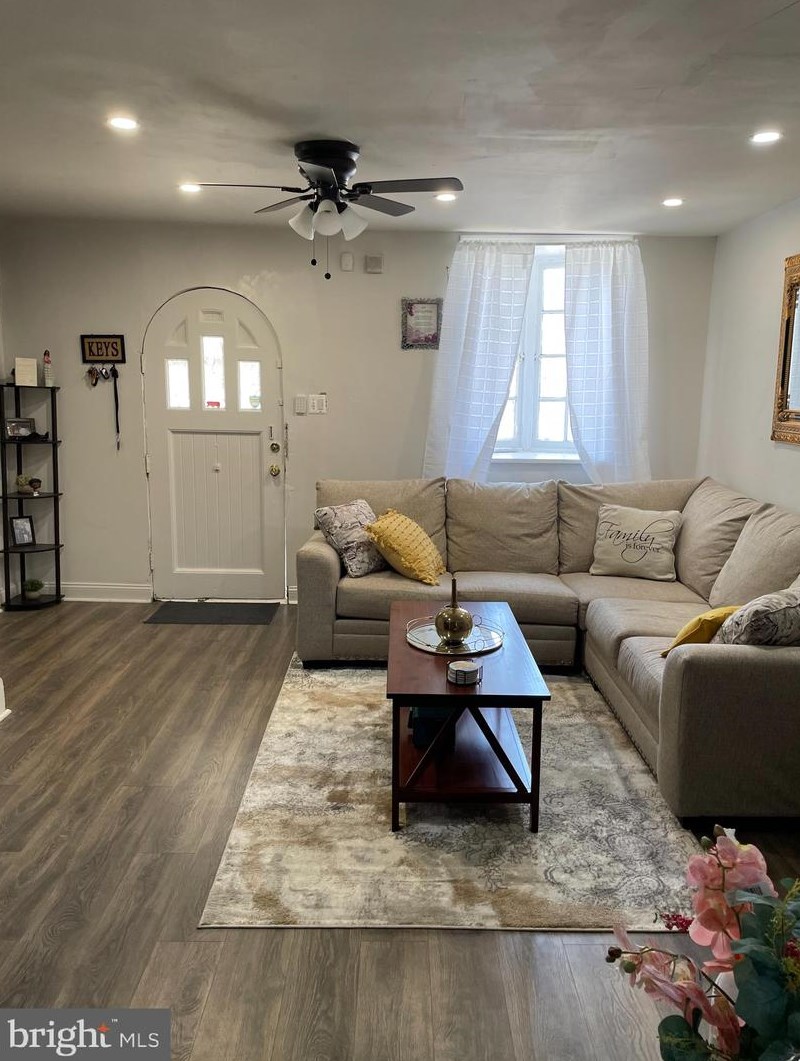 129 Springton Rd, Upper Darby PA  19082-4808 exterior