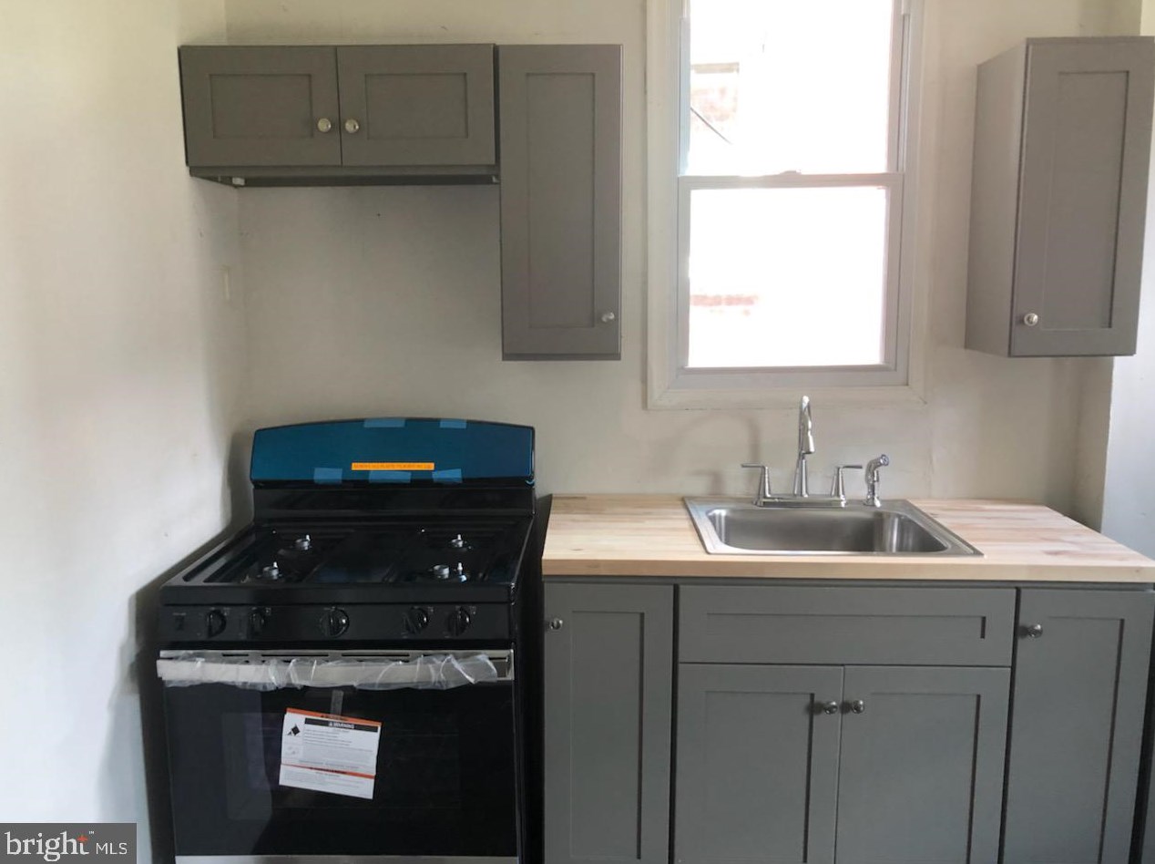 129 Springton Rd, Upper Darby PA  19082-4808 exterior