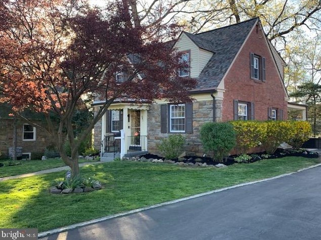 682 Andrew Rd, Coal Township, PA 19064