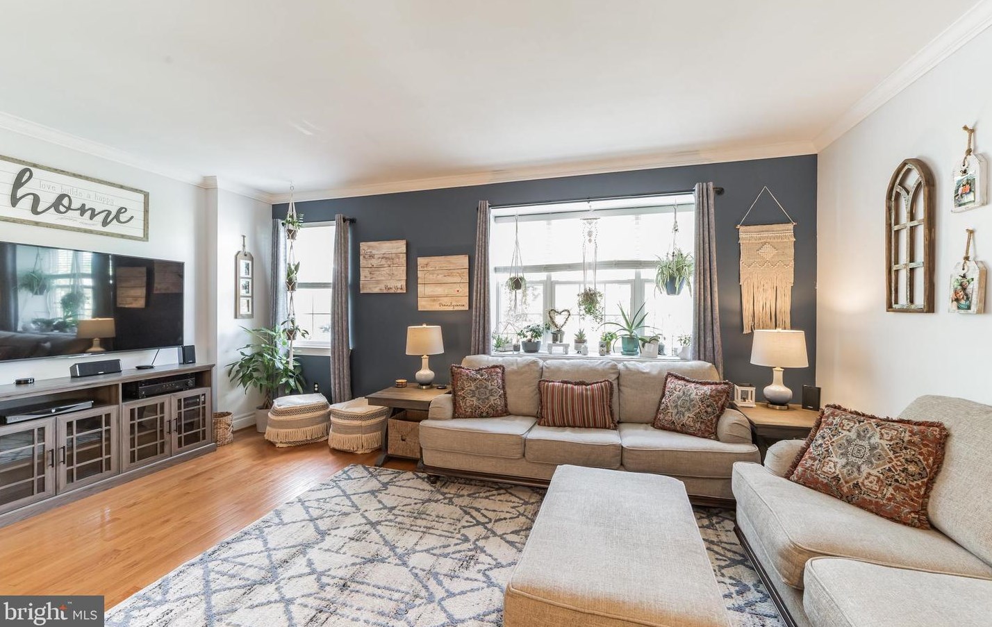 49 Hoag Ln, Chester PA  19014-3702 exterior