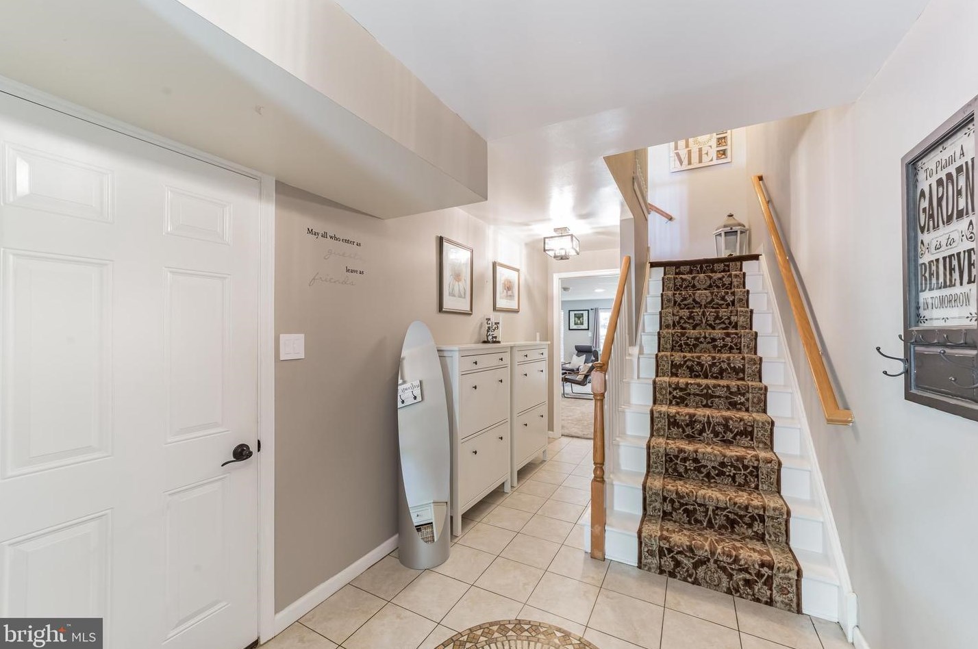 49 Hoag Ln, Chester PA  19014-3702 exterior