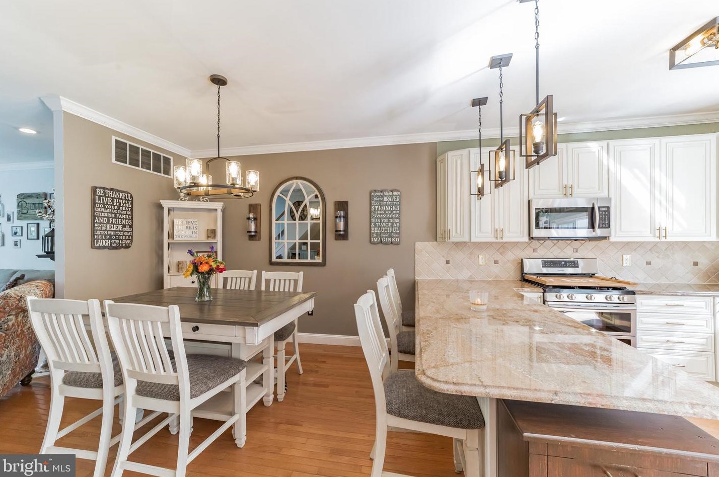 49 Hoag Ln, Chester PA  19014-3702 exterior