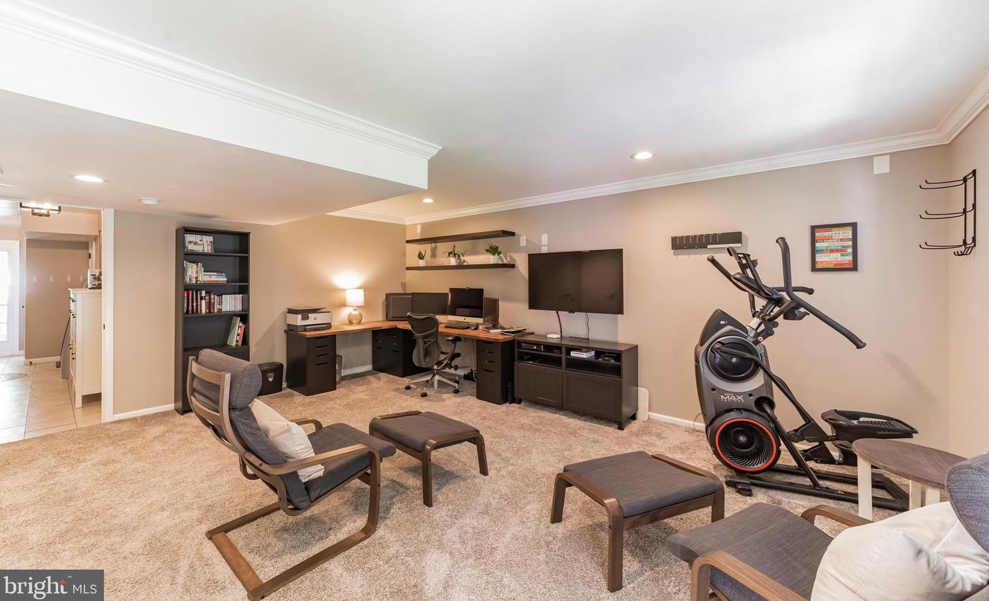 49 Hoag Ln, Chester PA  19014-3702 exterior