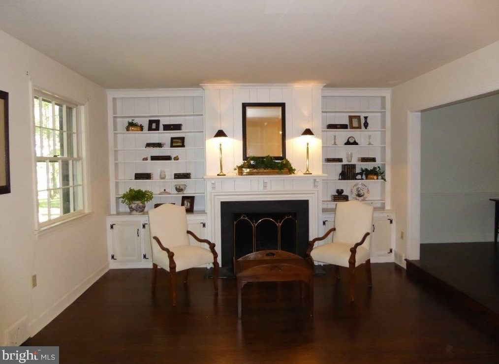 310 Pine Tree Rd, Wayne, PA 19087