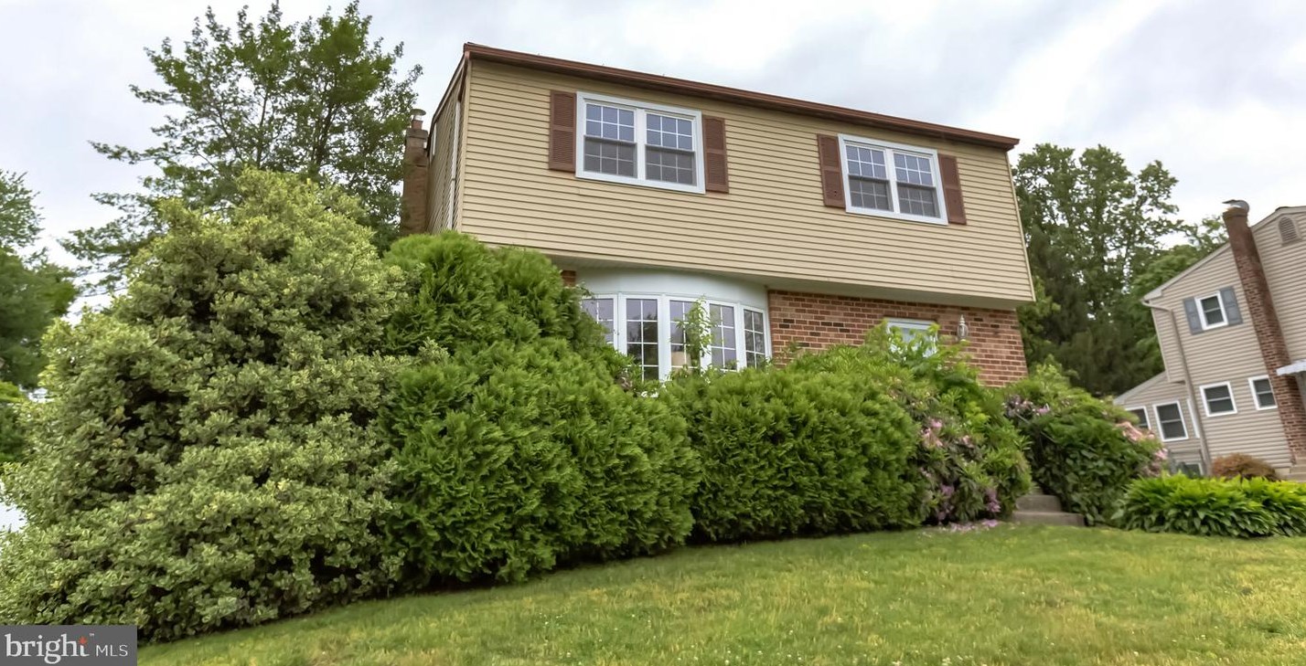 33 Scott Ln, Chester, PA 19014