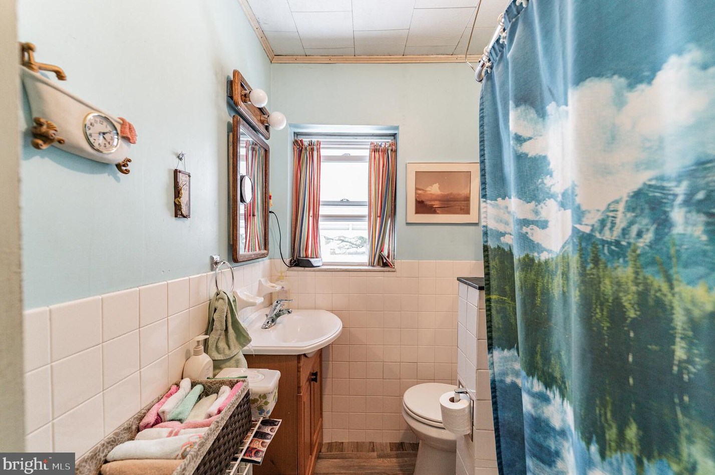 916 Saville Ave, Chester PA  19022-1403 exterior