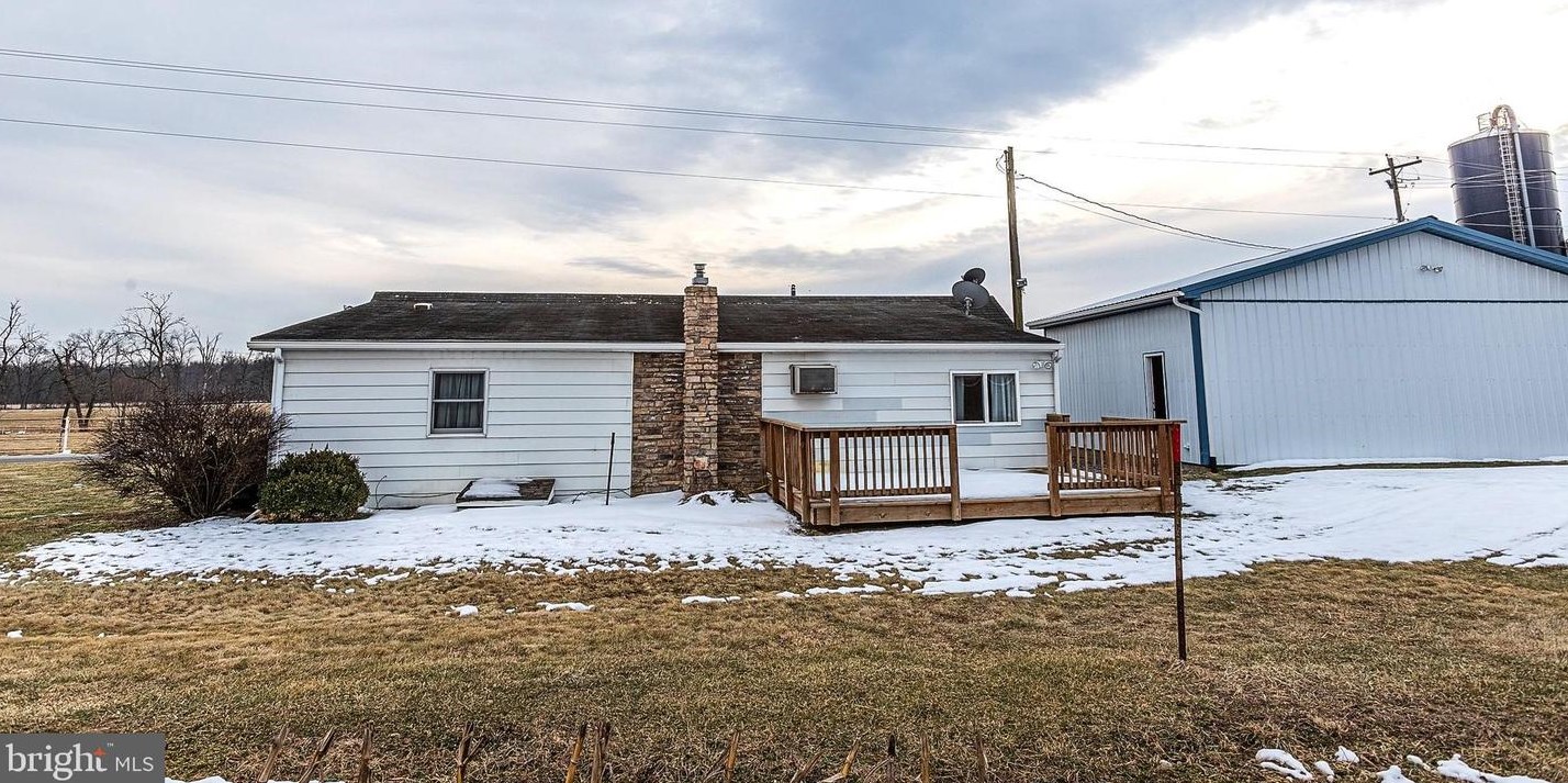 6917 Park Rd, Orrstown, PA 17244