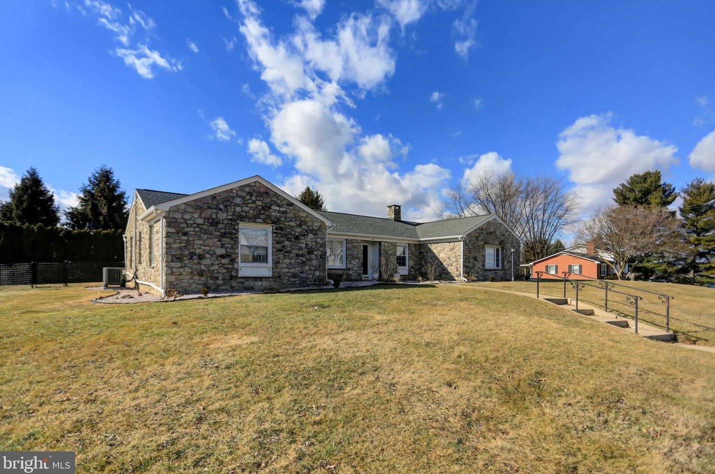 320 Grandview Ave, Roadside, PA 17268