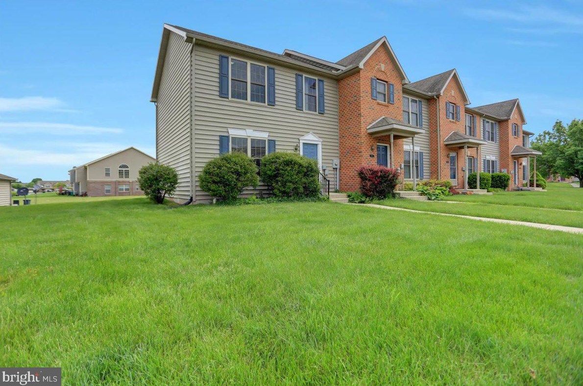 1914 Ashley Dr, Chambersburg, PA 17201-3908
