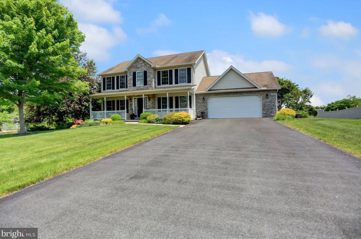 1346 Hunters Chase, Chambersburg, PA 17202-7846