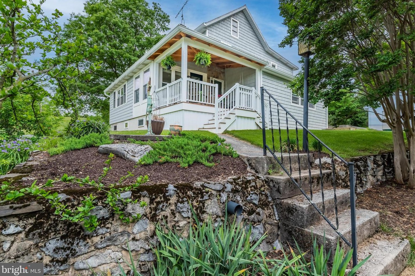 847 Tallow Hill Rd, Chambersburg, PA 17202-9276