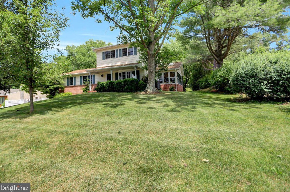 897 Knob Hill Rd, Fayetteville, PA 17222-9786