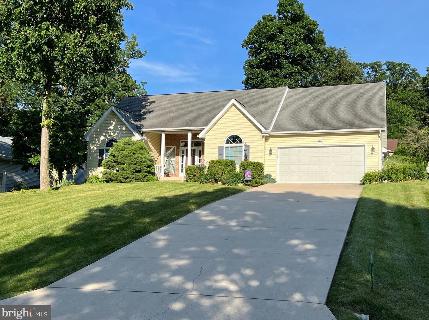 6032 Greenbriar Ter, Fayetteville, PA 17222-9669