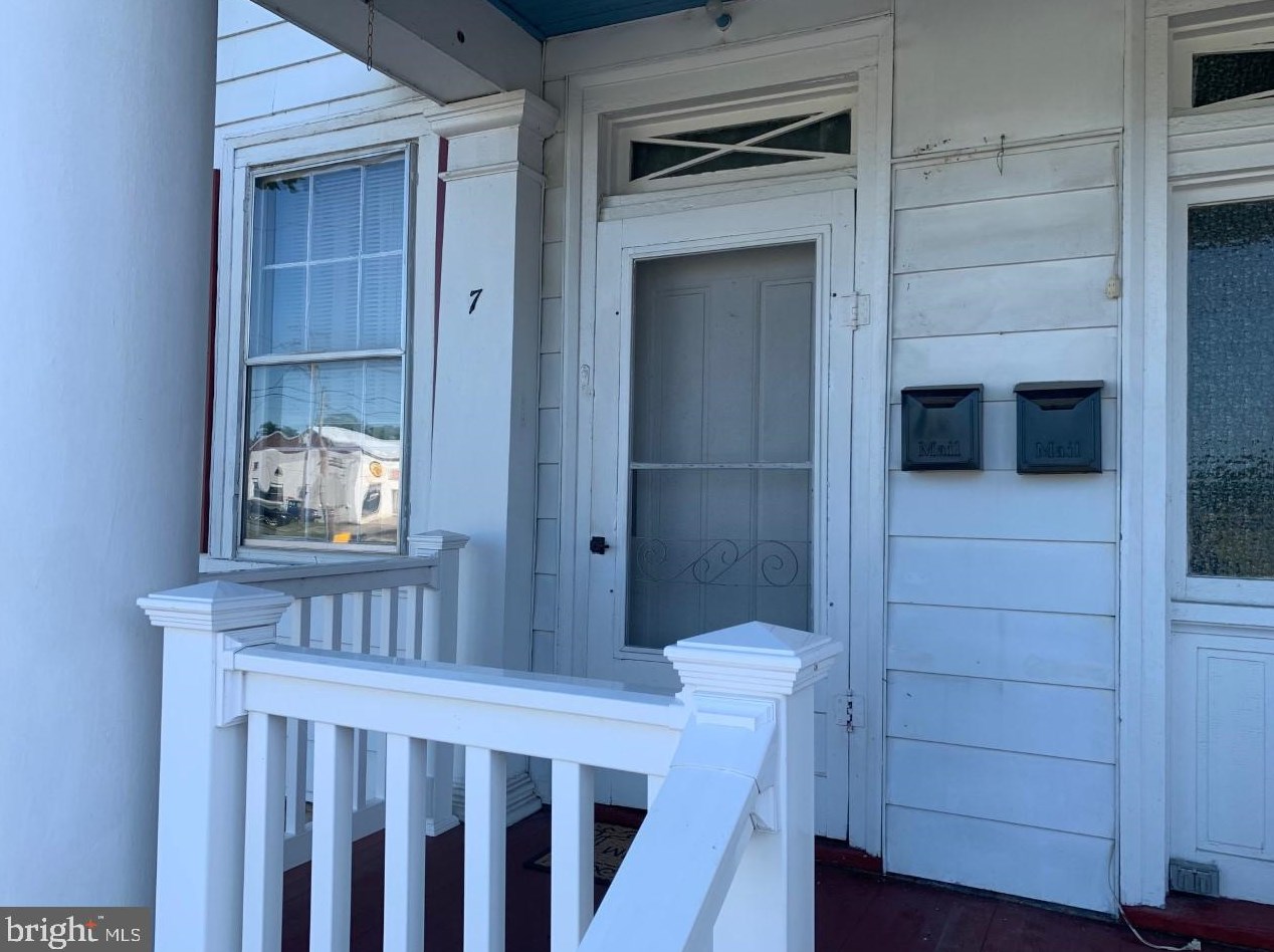 7 Main St, Fayetteville, PA 17222-1422