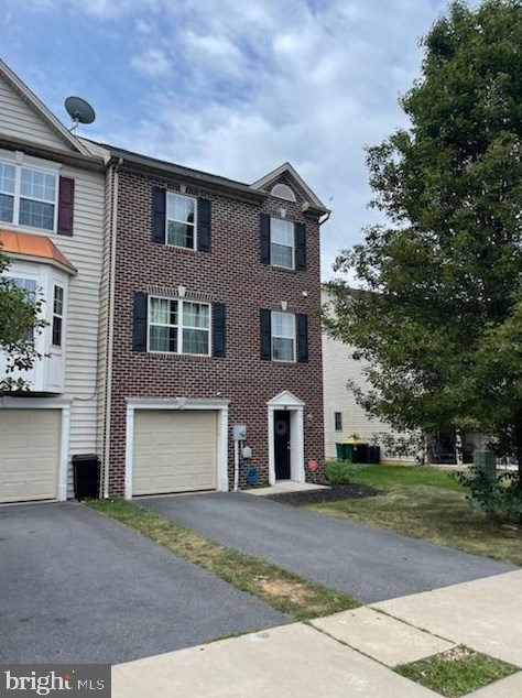 243 Whitley Dr, Chambersburg, PA 17201-8790