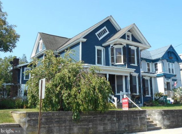 220 2nd St, Roadside, PA 17268-2626