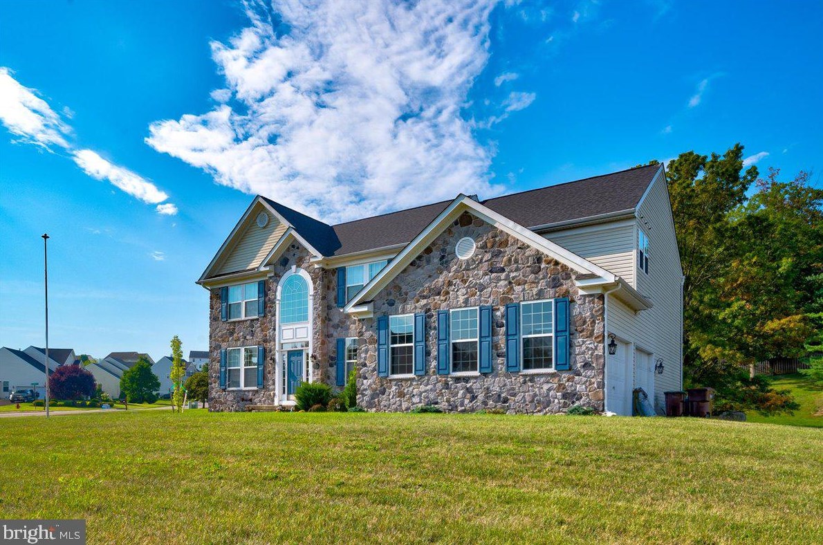 127 Equestrian Dr, Chambersburg, PA 17202-6808