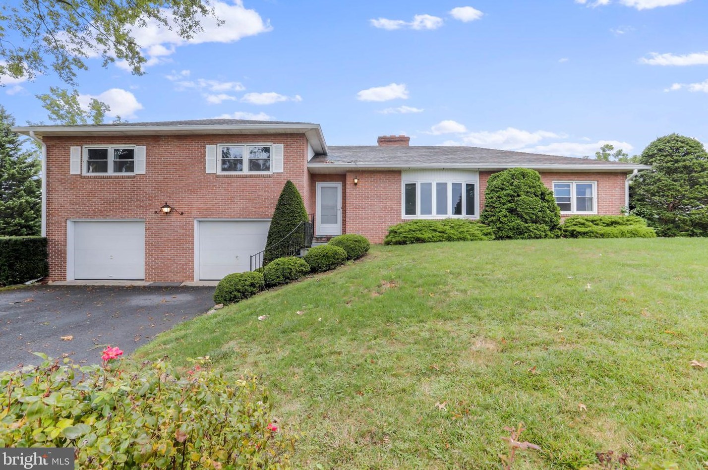 9213 Oyer Dr, Roadside, PA 17268-9203