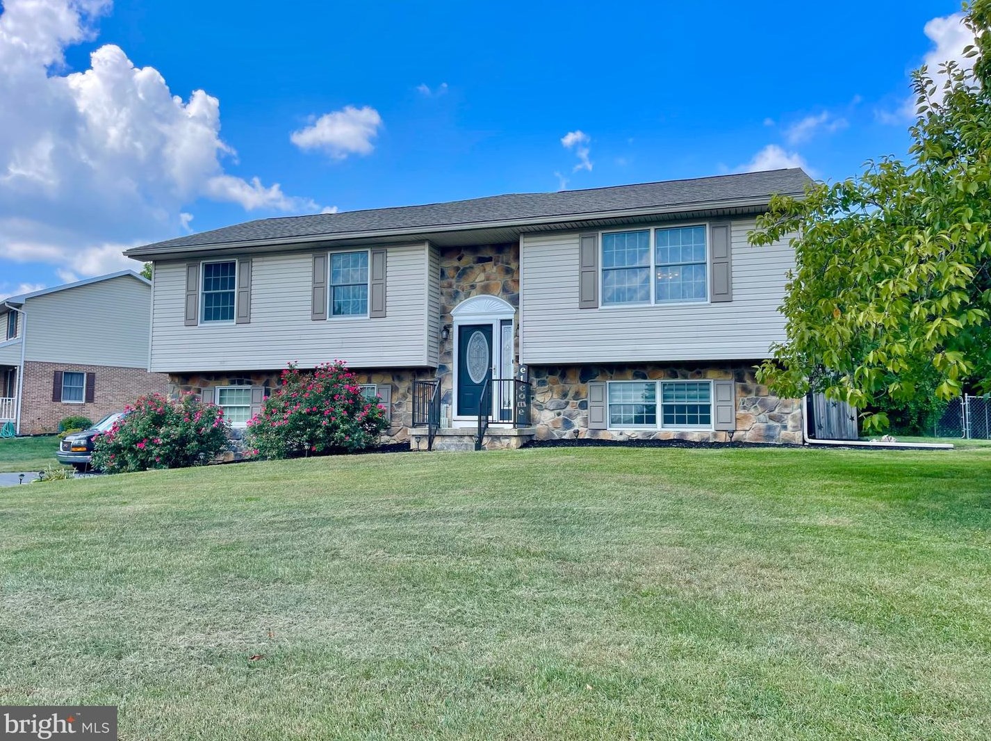 361 Cosell Dr, Chambersburg, PA 17201-8259