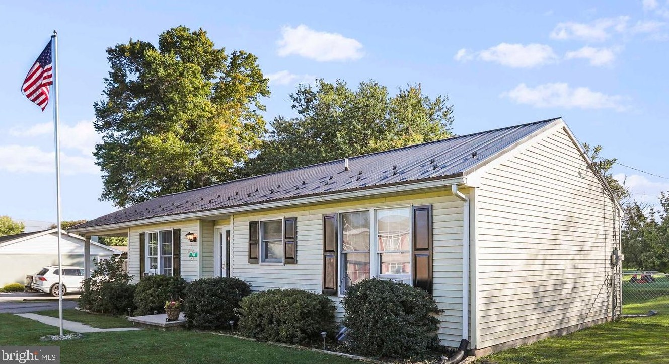 2738 Falling Spring Rd, Chambersburg, PA 17202-9029