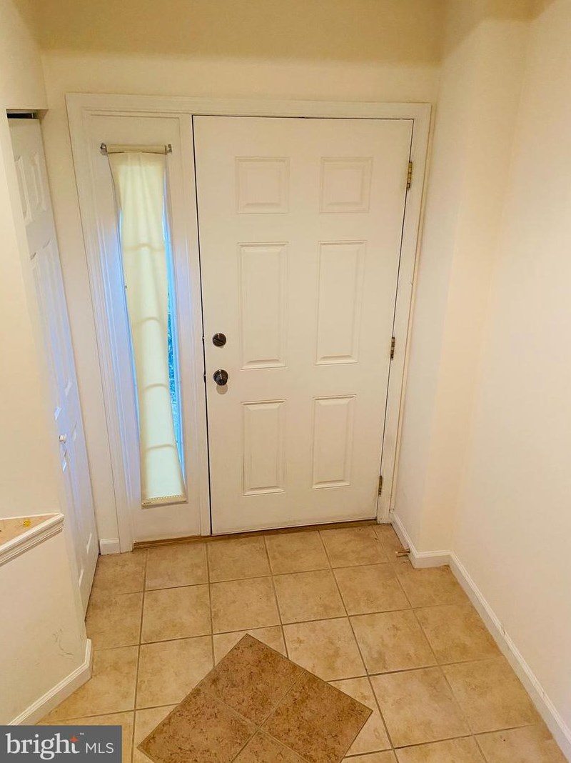 2037 Powell Dr, Chambersburg, PA 17201-4216