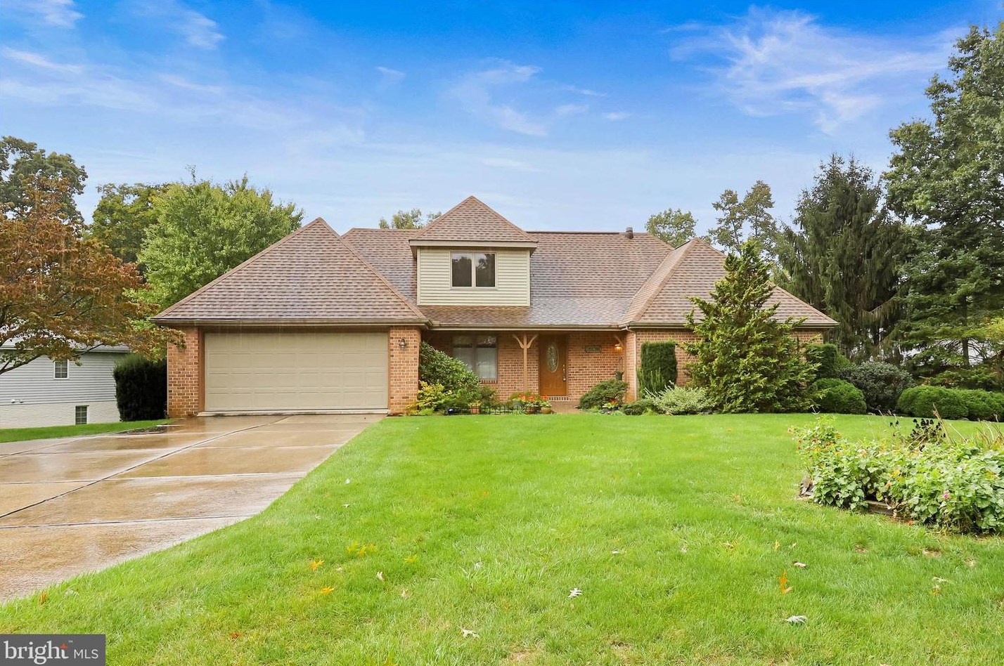 6802 Fairway Dr, Fayetteville, PA 17222-9642