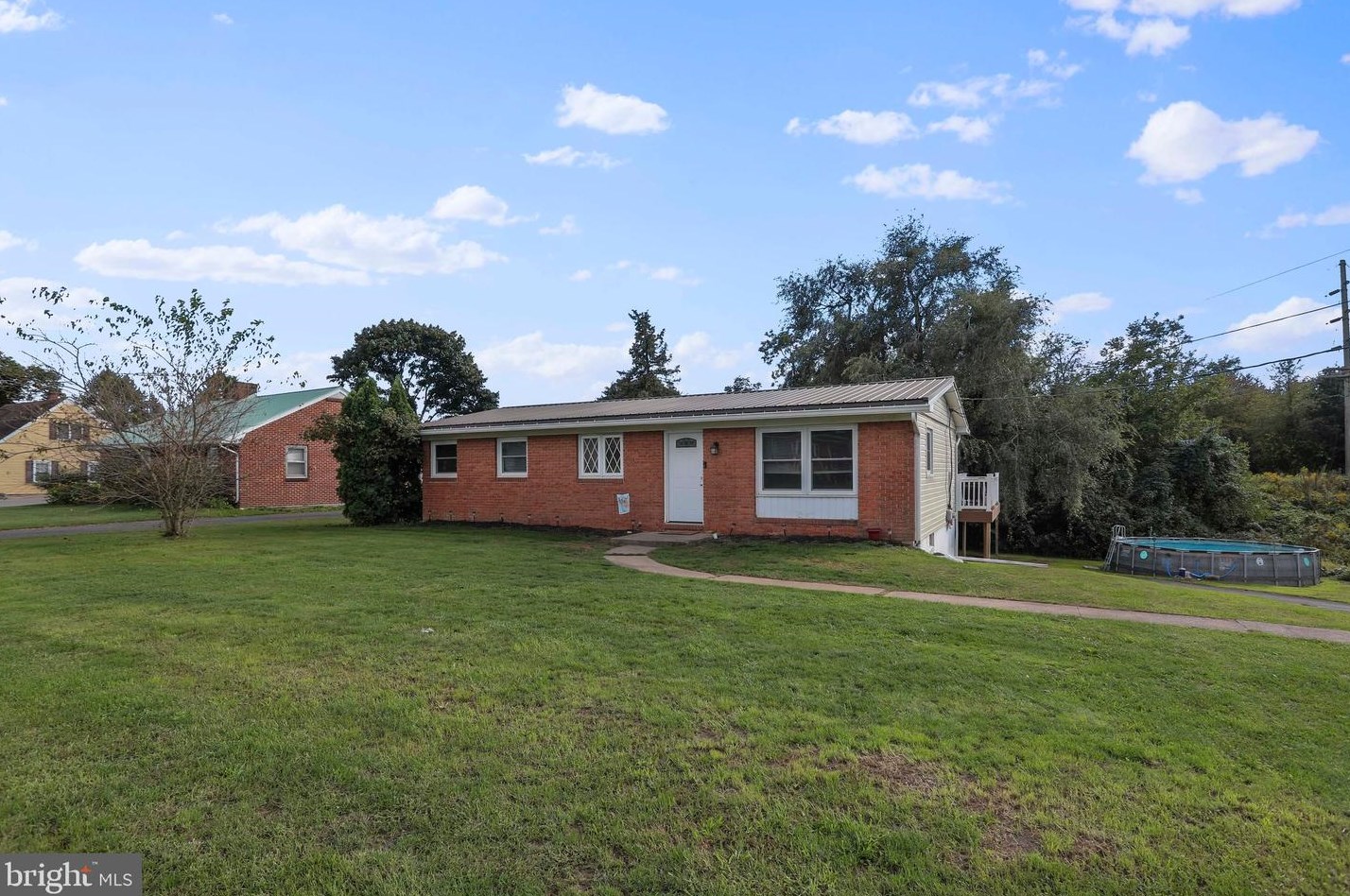 745 Sollenberger Rd, Chambersburg, PA 17202-8649