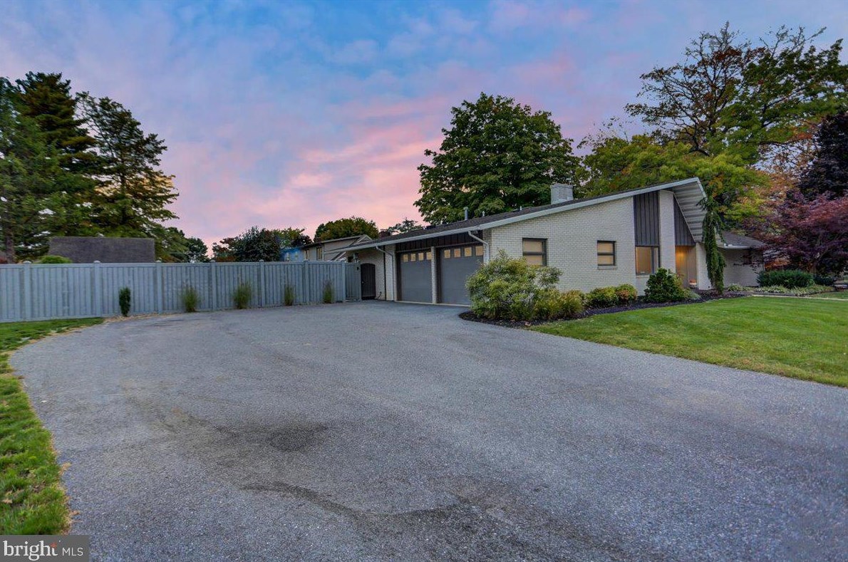 110 Ohio Ave, Chambersburg, PA 17201-1310