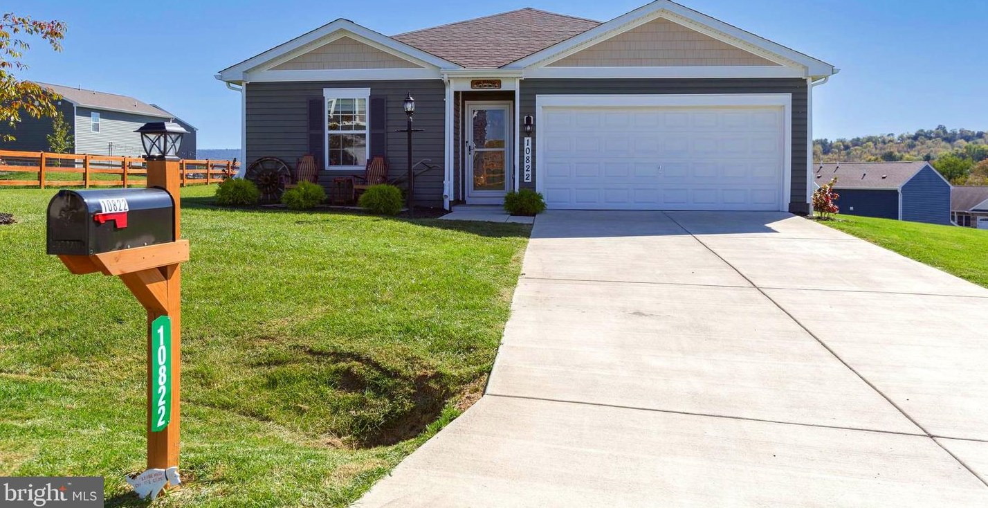 10822 Ridge Crest Dr, Roadside, PA 17268