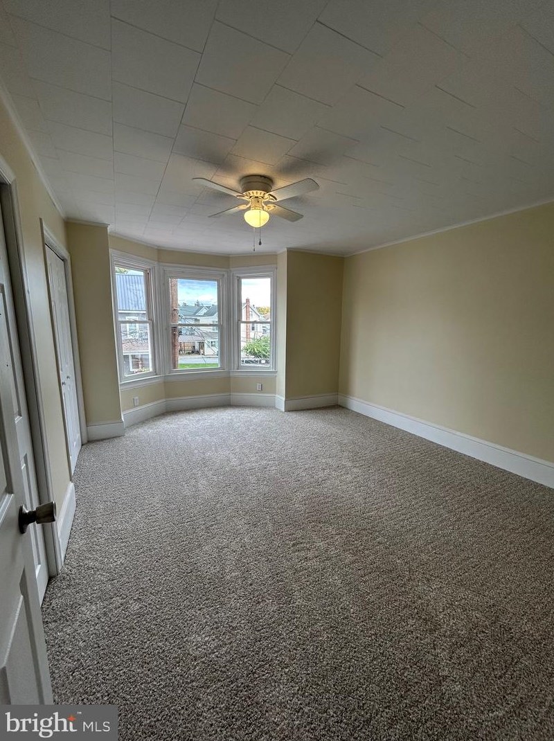 208 4th St, Roadside, PA 17268-1915