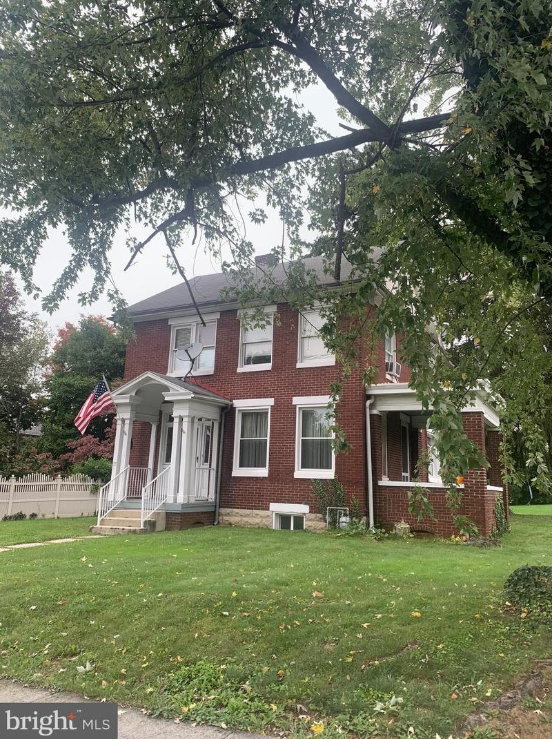 135 Ramsey Ave, Chambersburg, PA 17201-1294